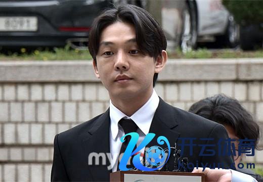 刘亚仁